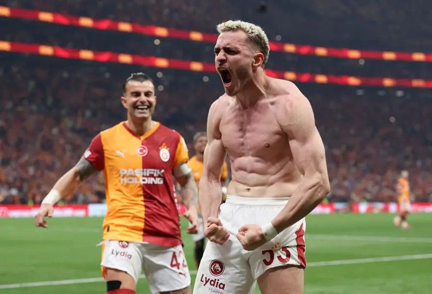 Aslan şampiyonluk kapısını araladı... Galatasaray’dan Fenerbahçe’ye ağır darbe! - Sayfa 2