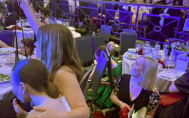 Donald Trump'a silahlı saldırı girişimi! Apar topar salondan çıkarıldı… - Sayfa 5