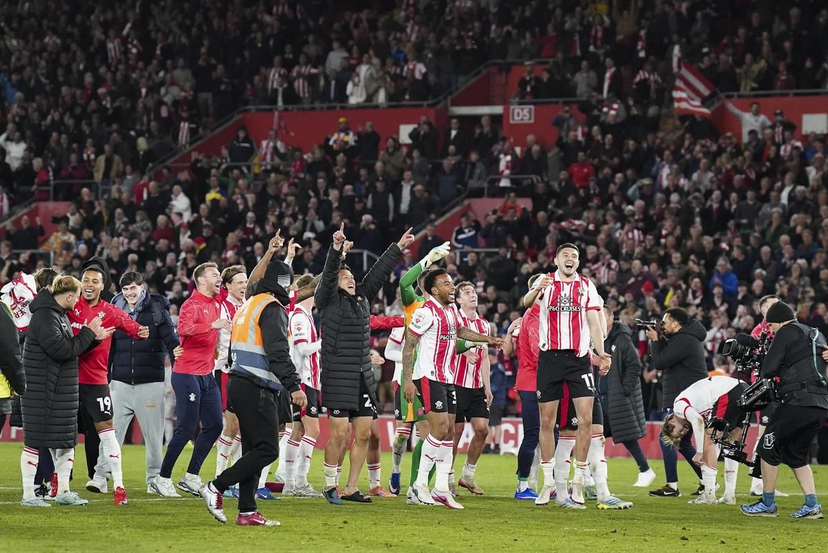 Hull City’nin final rakibi son anda değişti! Southampton ihraç edildi - Sayfa 2