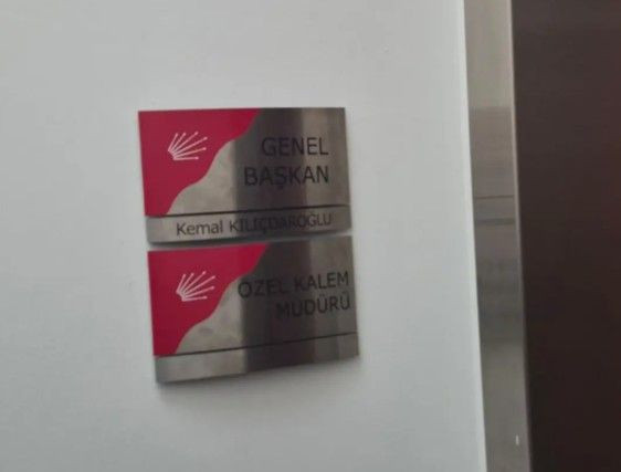 Kılıçdaoğlu'nun fotoğrafı genel merkeze asıldı: Dikkat çeken Özgür Özel detayı! - Sayfa 4