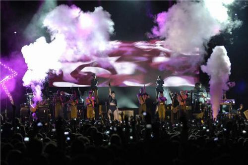 RIHANNA İSTANBUL'U SALLADI - Sayfa 3