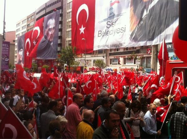 19  MAYIS'IN EN ÇOK KONUŞULAN FOTOĞRAFI! - Sayfa 1