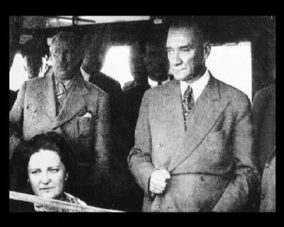 ATATÜRK'ÜN YAYINLANMAMIŞ FOTOĞRAFLARI - Sayfa 10