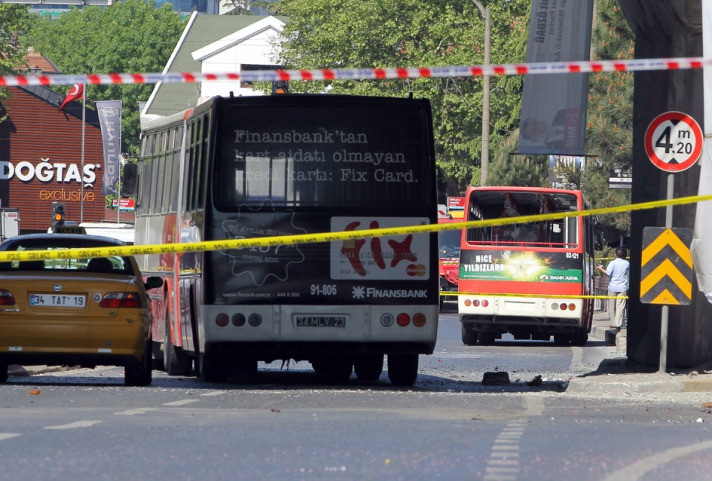 İSTANBUL ETİLER'DE BOMBA PATLADI - Sayfa 2