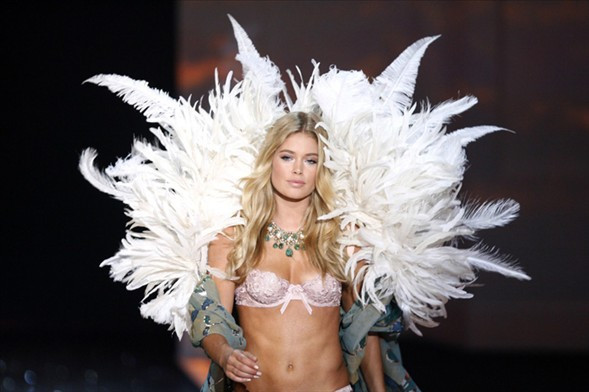 Victoria's Secret defilesi nefes kesti - Sayfa 25