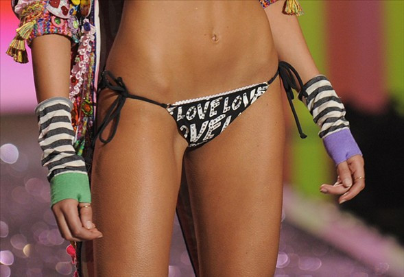 Victoria's Secret defilesi nefes kesti - Sayfa 63