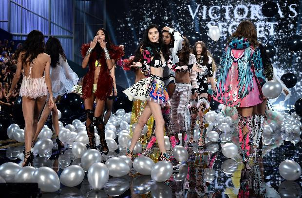 Victoria's Secret melekleri büyüledi! - Sayfa 48