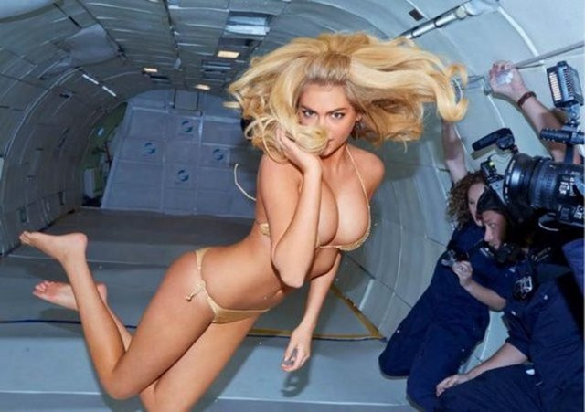 Kate Upton'u soydular! - Sayfa 18