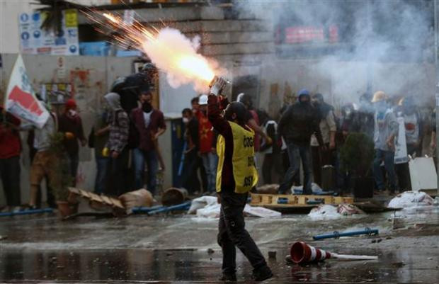 Yabancı ajanslar Gezi'yi bu karelerle duyurdu! - Sayfa 1