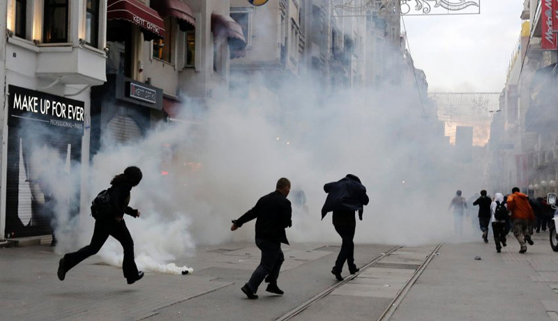 Yabancı ajanslar Gezi'yi bu karelerle duyurdu! - Sayfa 15