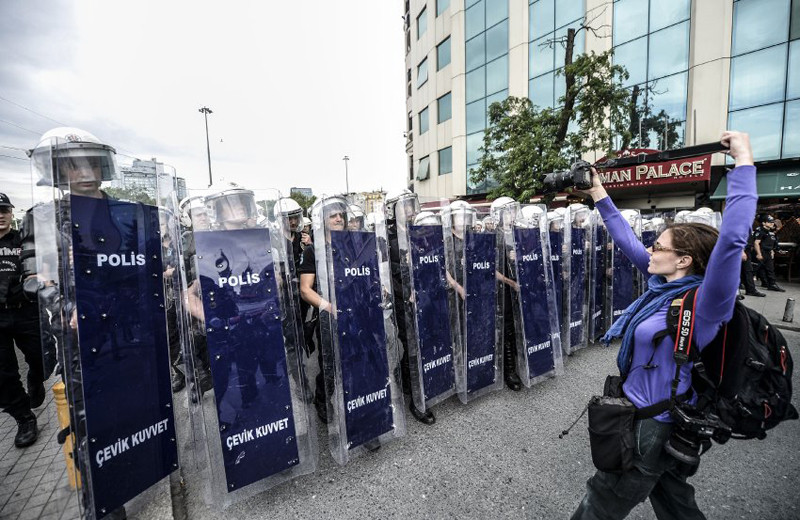 Yabancı ajanslar Gezi'yi bu karelerle duyurdu! - Sayfa 20