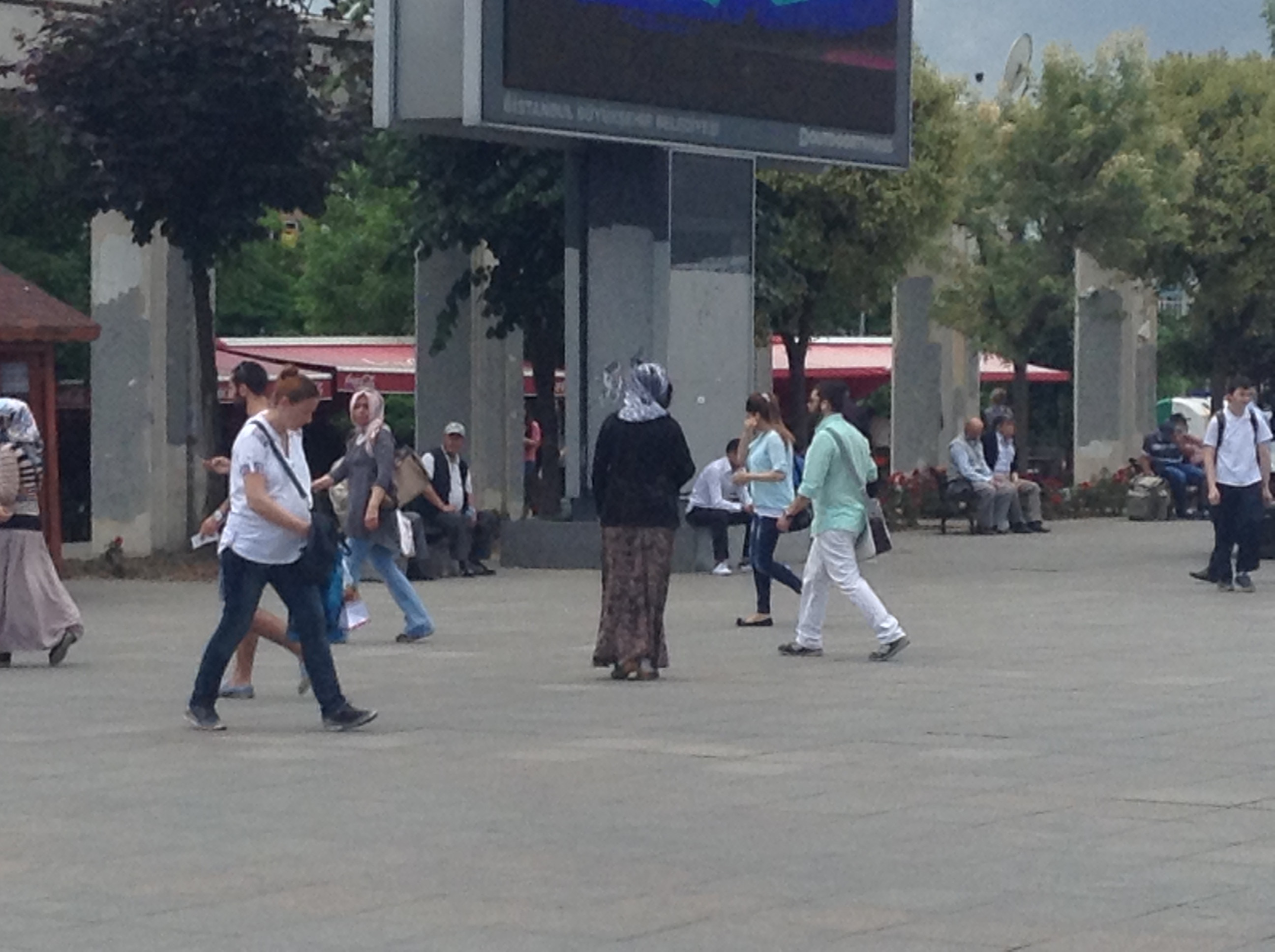 Hangi ünlü sunucu dilenci oldu? - Sayfa 1