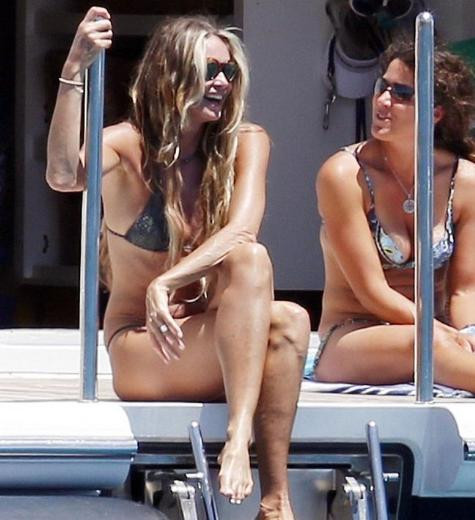 ELLE MCPHERSON 50 YAŞINDA VE HALA BİKİNİLİ - Sayfa 20