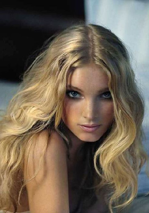 Elsa Hosk yürek hoplattı! - Sayfa 10