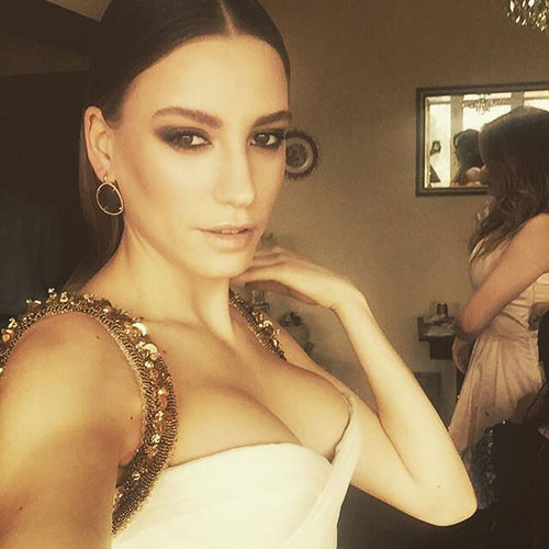 Serenay Sarıkaya evde direk dansı yapıyor - Sayfa 9