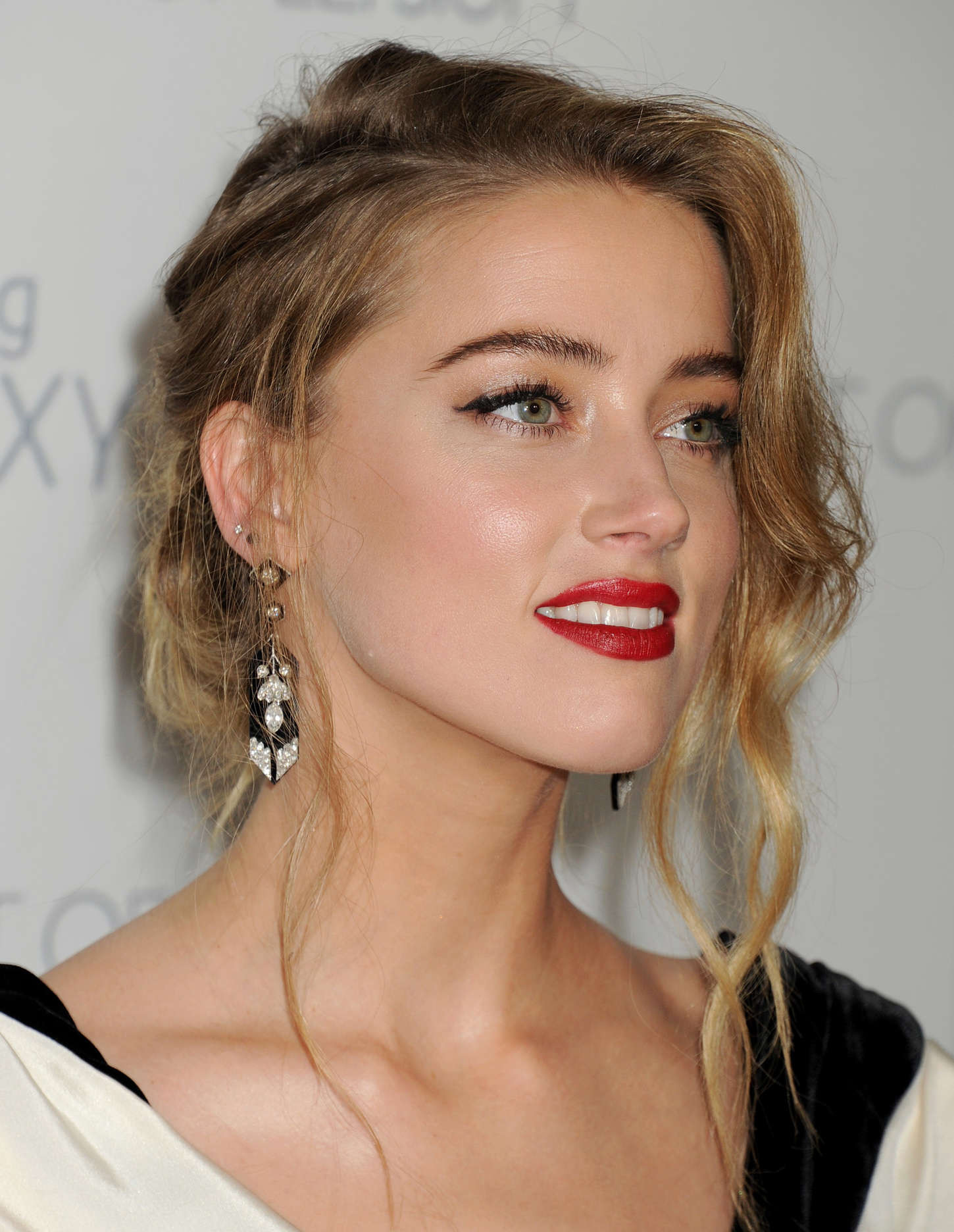 Amber Heard'a 'çıplak sahne' davası - Sayfa 1