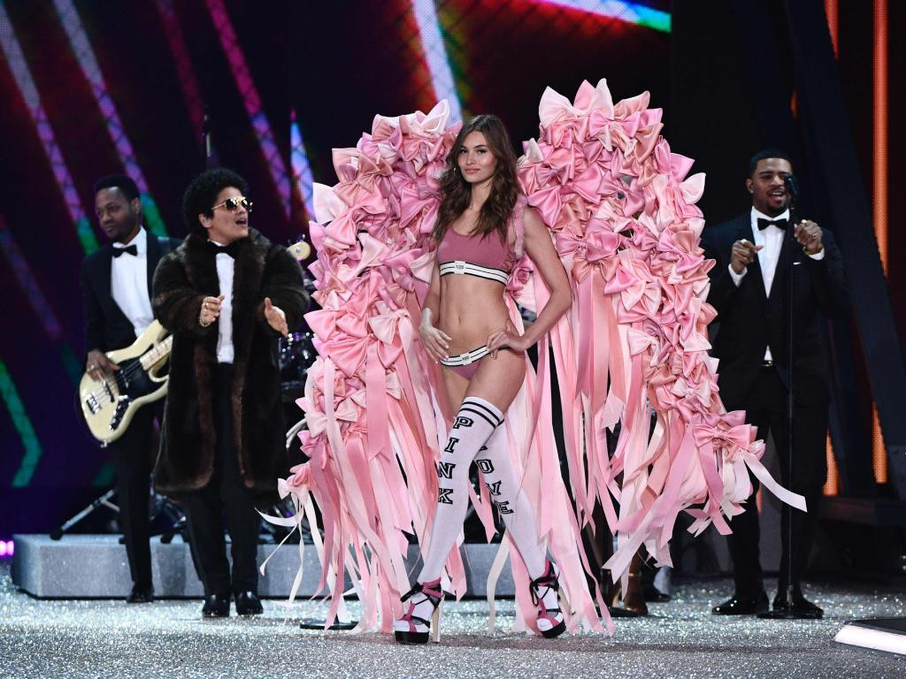 2016 Victoria's Secret Fashion Show Paris'te yapıldı - Sayfa 9