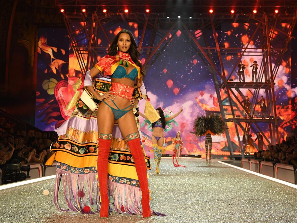 2016 Victoria's Secret Fashion Show Paris'te yapıldı - Sayfa 14