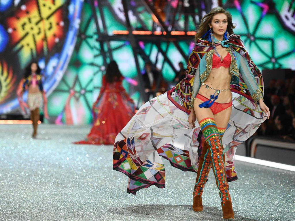 2016 Victoria's Secret Fashion Show Paris'te yapıldı - Sayfa 50