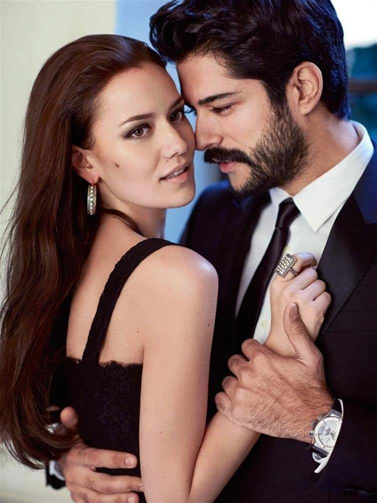 Burak Özçivit'ten, Fahriye Evcen'e sürpriz evlenme teklifi - Sayfa 1