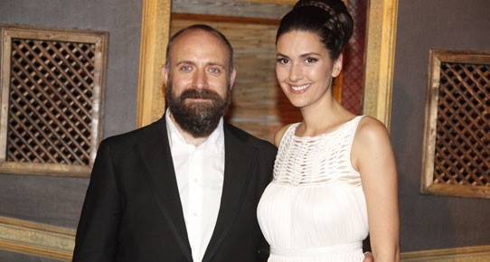 Halit Ergenç'in yeni dizisinde partneri kim oldu? - Sayfa 6