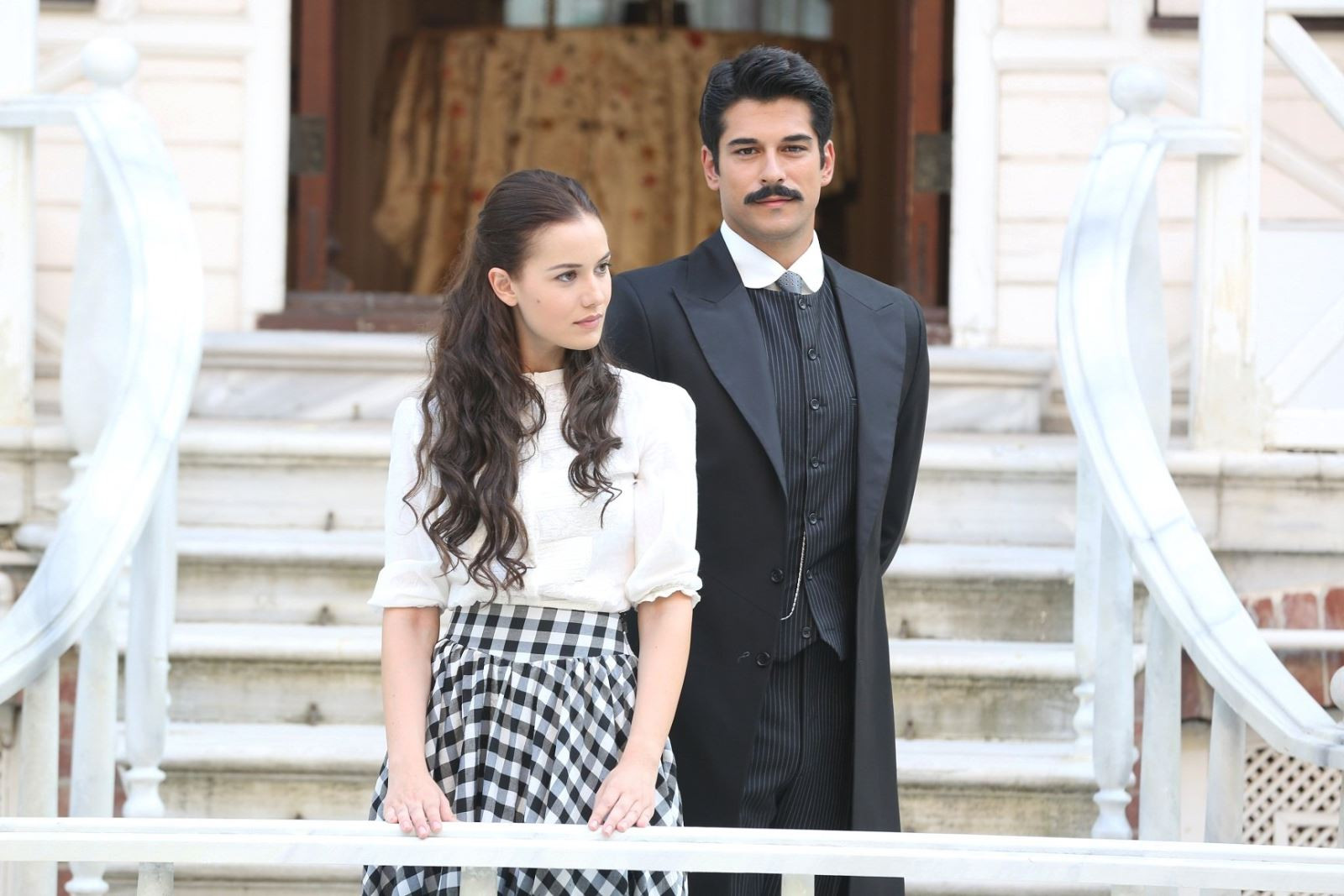 Burak Özçivit ve Fahriye Evcen evleniyor - Sayfa 24