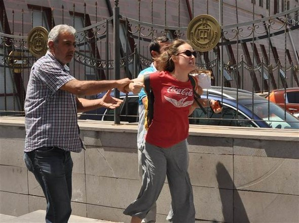 Beni Affet'in Feridesi zanlıyı görünce çılgına döndü! - Sayfa 2