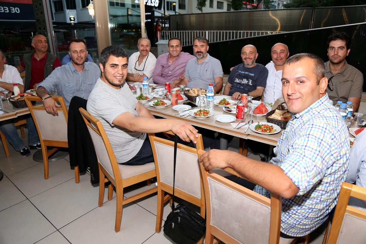 Ankaralı haber kameramanları iftarda buluştu! - Sayfa 1