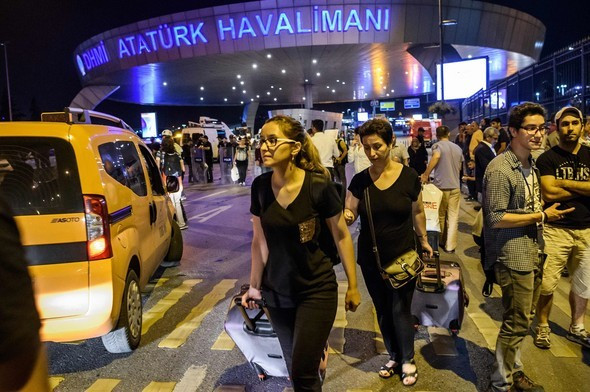 Dünya basını, hain saldırıyı bu fotoğraflarla gördü! - Sayfa 77