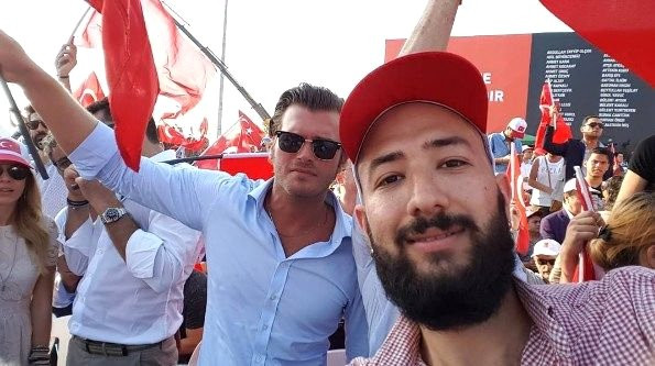 Demokrasi nöbetlerini fırsata çevirdi! - Sayfa 11