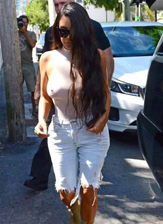 Kim Kardashian yine yaptı yapacağını - Sayfa 5