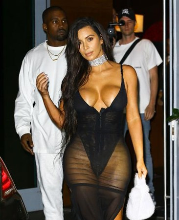 Kim Kardashian yine yaptı yapacağını - Sayfa 12