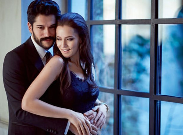 Fahriye Evcen ile Burak Özçivit'e balayı için servet teklif ettiler - Sayfa 2