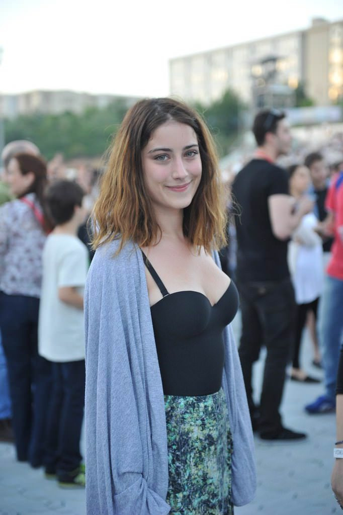 Hazal Kaya'dan aşk tanımı! - Sayfa 7