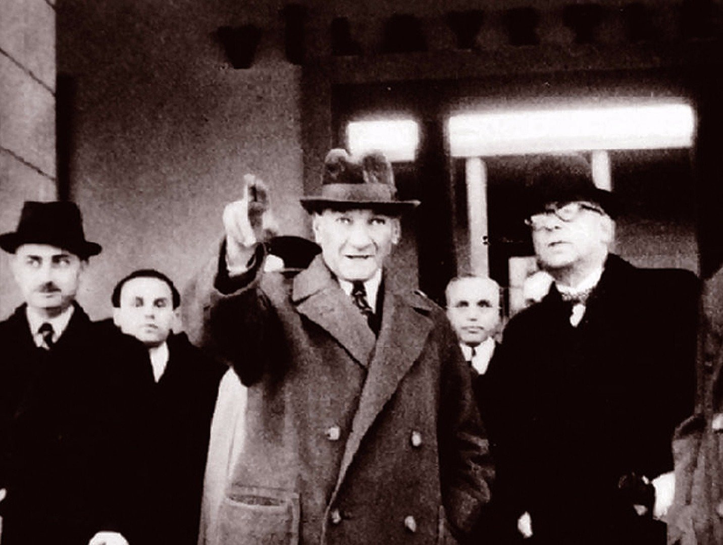 Atatürk'ün leblebilerini aşıran çocuğun arşivinden çıktı! - Sayfa 13