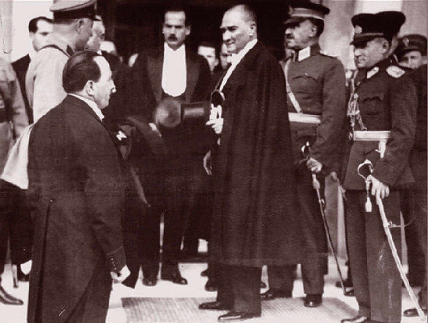 Atatürk'ün leblebilerini aşıran çocuğun arşivinden çıktı! - Sayfa 15