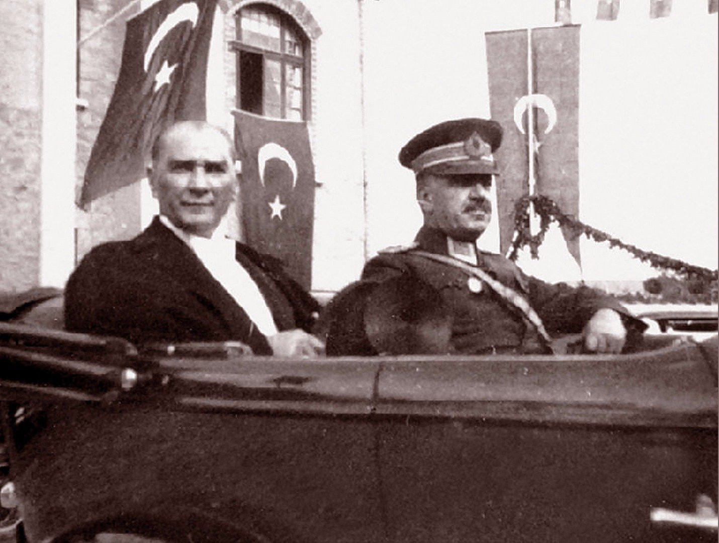 Atatürk'ün leblebilerini aşıran çocuğun arşivinden çıktı! - Sayfa 26