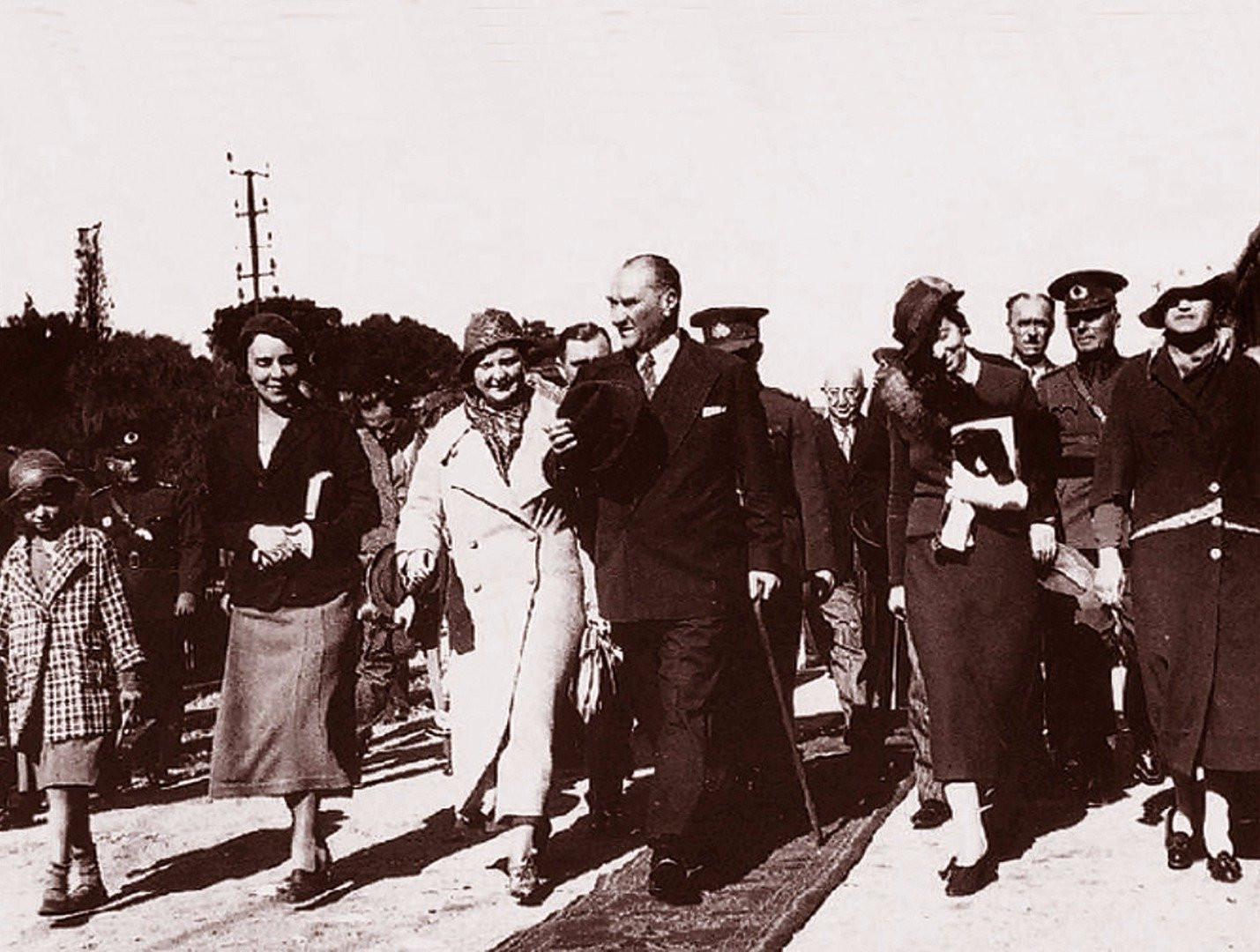 Atatürk'ün leblebilerini aşıran çocuğun arşivinden çıktı! - Sayfa 34