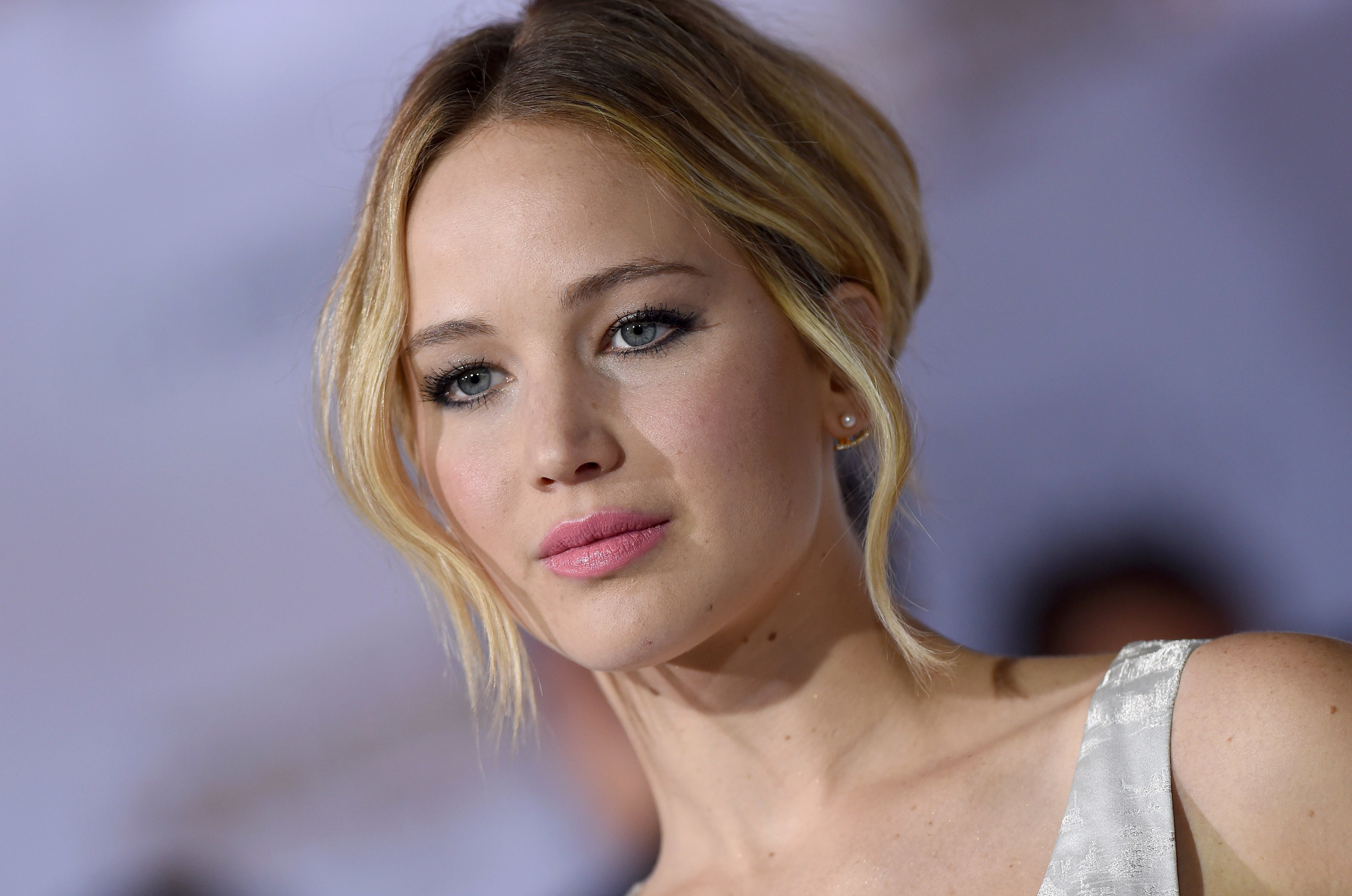 Jennifer Lawrence ilk kez konuştu: Toplu tecavüze uğramış gibiyim - Sayfa 14