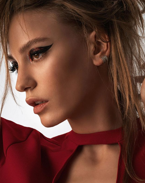 Serenay Sarıkaya 'Fi' dizisinde yine sınır tanımadı! - Sayfa 2