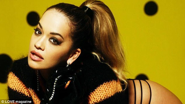 Rita Ora kabına sığmıyor! - Sayfa 15