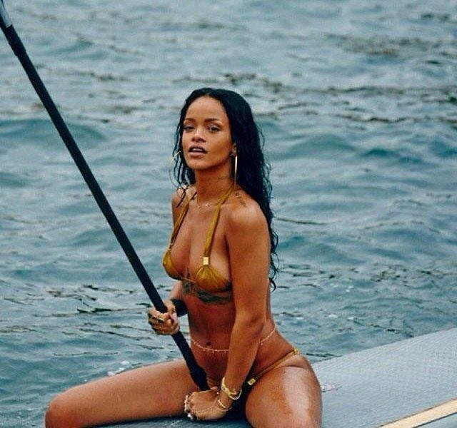 Efsane duş sahnesine bir de Rihanna ile bakın! - Sayfa 30