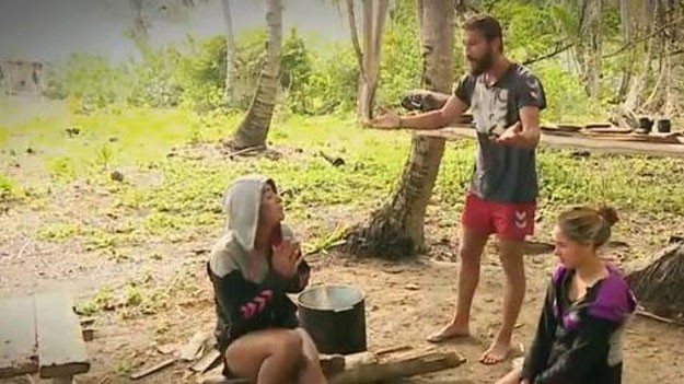 Survivor Adası'nda aşk üçgeni! Adem, Berna'dan hoşlanıyor mu? - Sayfa 3