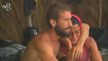 Survivor Adası'nda aşk üçgeni! Adem, Berna'dan hoşlanıyor mu? - Sayfa 7