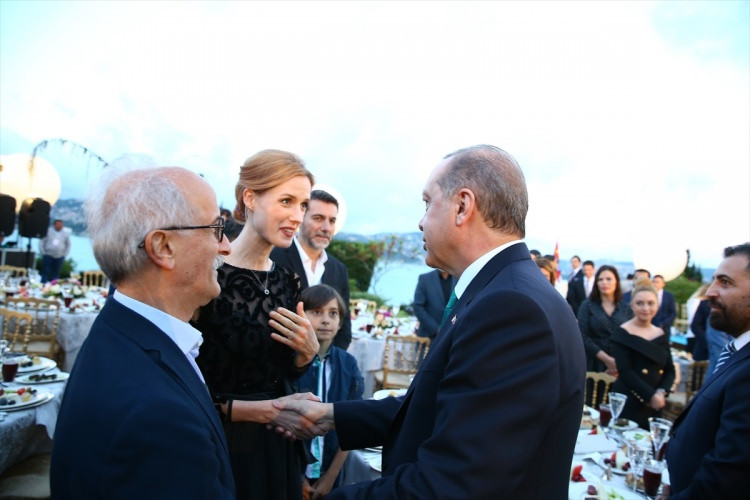 Cumhurbaşkanı Erdoğan'ın iftar yemeğine ünlü akını - Sayfa 15