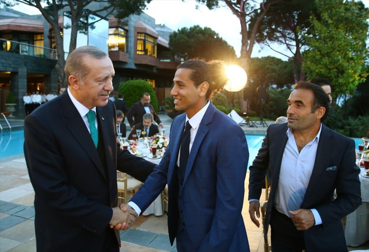 Cumhurbaşkanı Erdoğan'ın iftar yemeğine ünlü akını - Sayfa 25