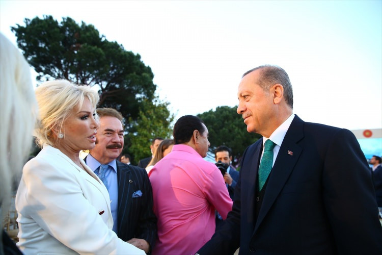 Cumhurbaşkanı Erdoğan'ın iftar yemeğine ünlü akını - Sayfa 26