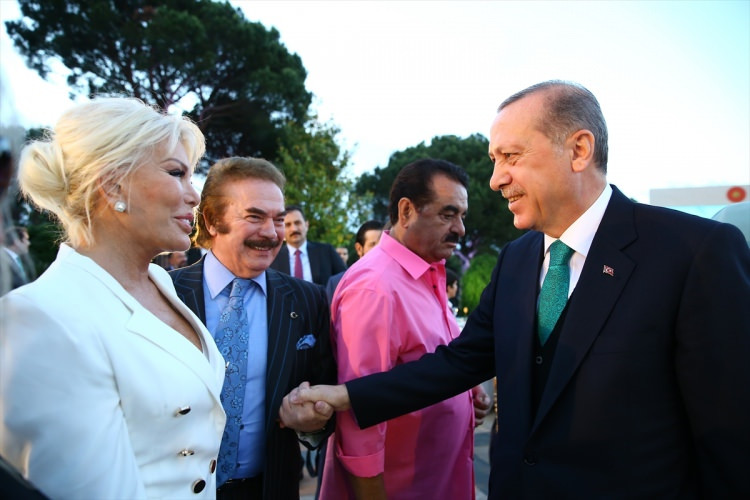 Cumhurbaşkanı Erdoğan'ın iftar yemeğine ünlü akını - Sayfa 27