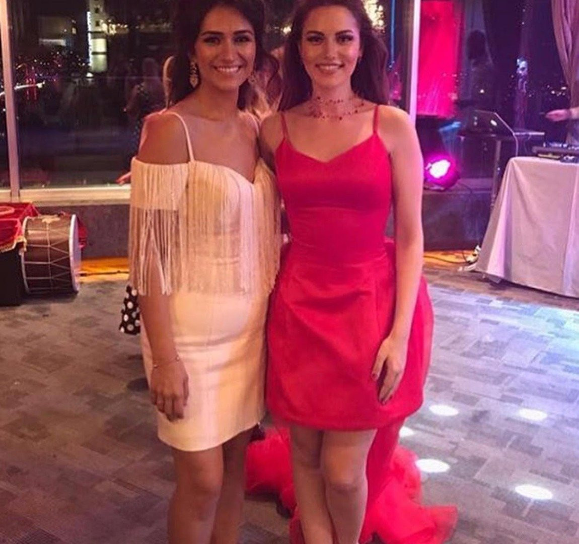 Fahriye Evcen'in kına gecesinden ilk görüntüler - Sayfa 23