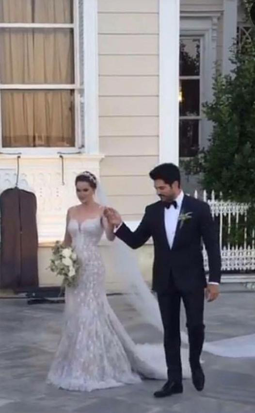 Burak Özçivit ile Fahriye Evcen evlendi! - Sayfa 18